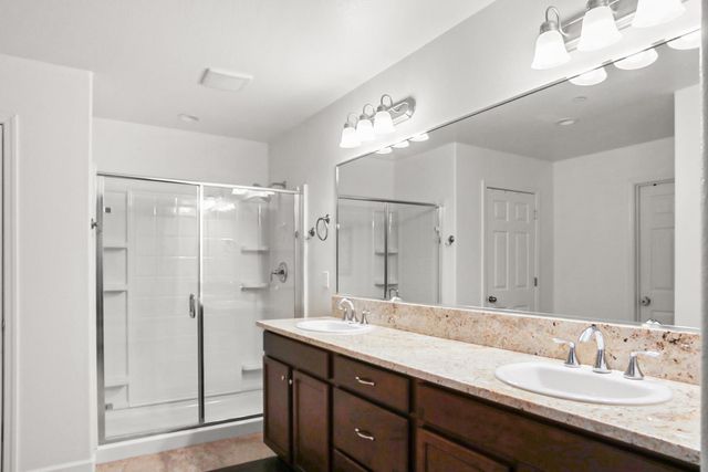 6631 W Fallon Avenue, Fresno, CA 93722