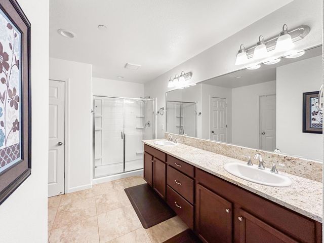 6631 W Fallon Avenue, Fresno, CA 93722