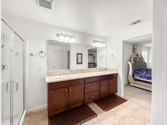 6631 W Fallon Avenue, Fresno, CA 93722