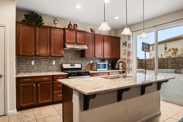 6631 W Fallon Avenue, Fresno, CA 93722