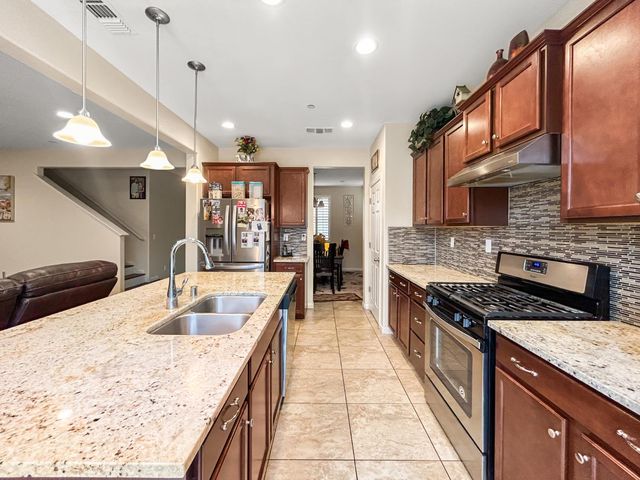 6631 W Fallon Avenue, Fresno, CA 93722