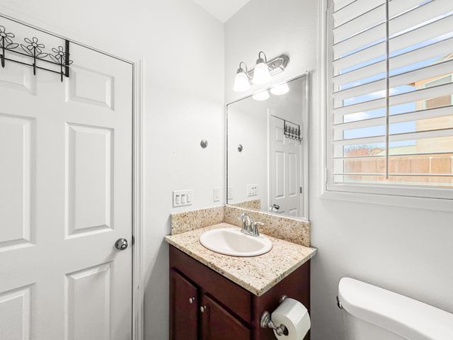 6631 W Fallon Avenue, Fresno, CA 93722