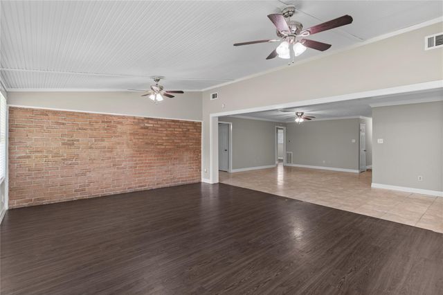 11307 Beauvoir Drive, Houston, TX 77065