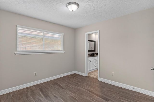 11307 Beauvoir Drive, Houston, TX 77065