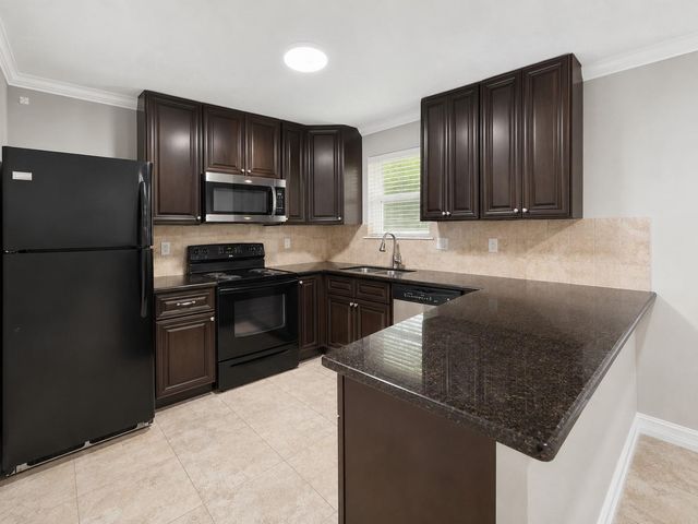 11307 Beauvoir Drive, Houston, TX 77065