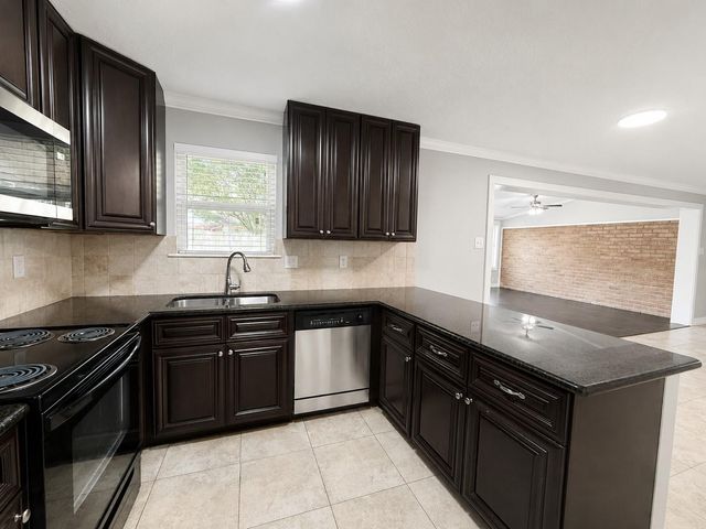 11307 Beauvoir Drive, Houston, TX 77065