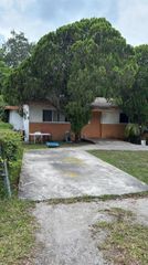 3760 Oak Ave, Miami, FL 33133