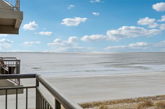 100 W Broadway 6P, Long Beach, NY 11561