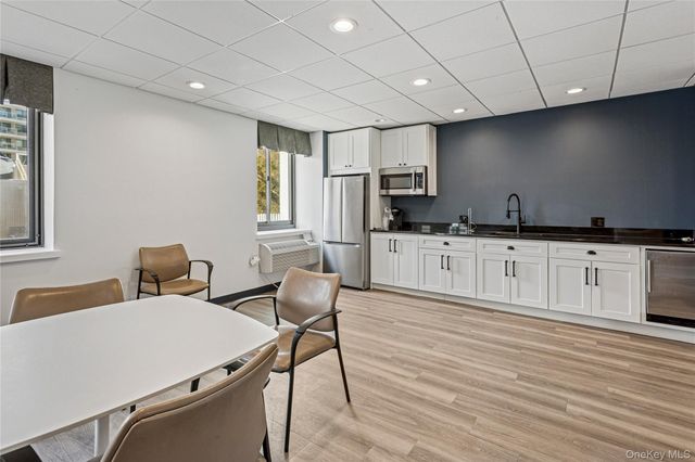 100 W Broadway 6P, Long Beach, NY 11561