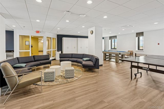 100 W Broadway 6P, Long Beach, NY 11561