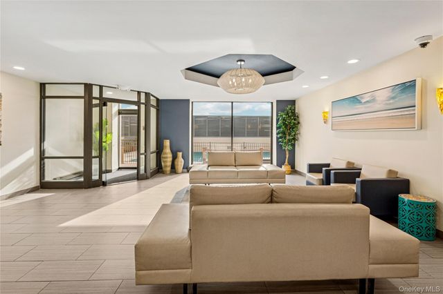 100 W Broadway 6P, Long Beach, NY 11561