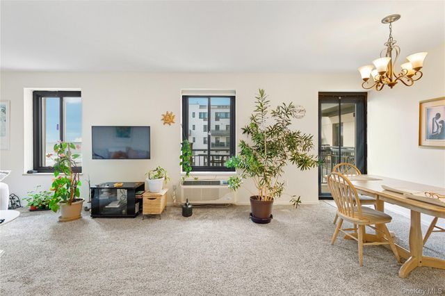 100 W Broadway 6P, Long Beach, NY 11561