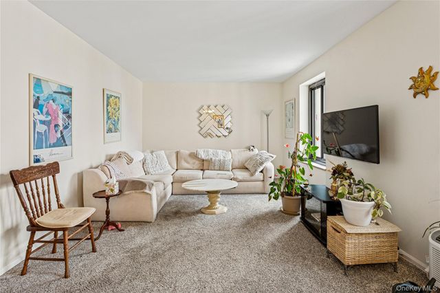 100 W Broadway 6P, Long Beach, NY 11561