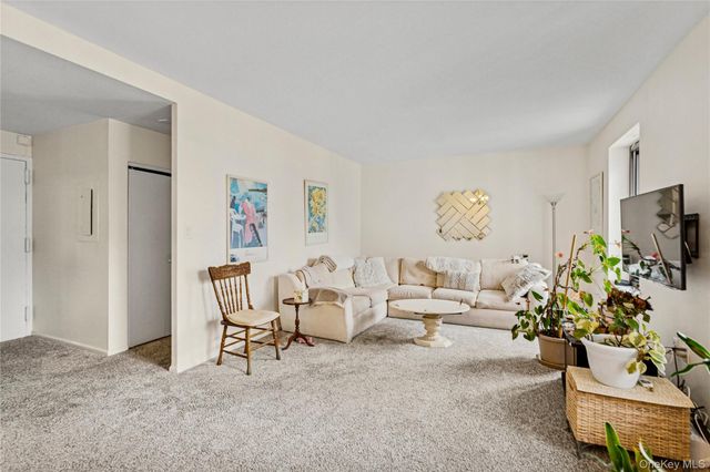 100 W Broadway 6P, Long Beach, NY 11561