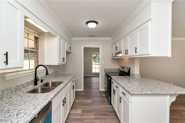 8045 Oak Hill Drive, Semmes, AL 36575