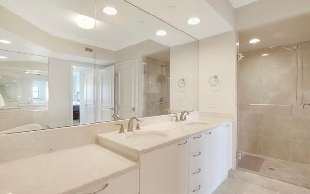 2640 LAKE SHORE Drive 2311, Riviera Beach, FL 33404
