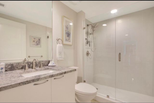 2640 LAKE SHORE Drive 2311, Riviera Beach, FL 33404