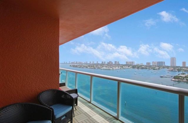 2640 LAKE SHORE Drive 2311, Riviera Beach, FL 33404