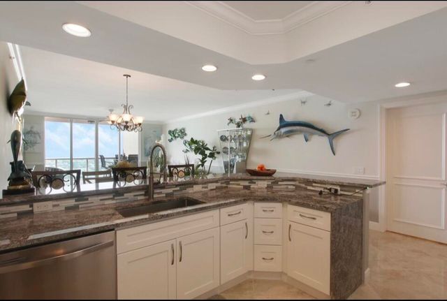 2640 LAKE SHORE Drive 2311, Riviera Beach, FL 33404