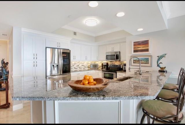 2640 LAKE SHORE Drive 2311, Riviera Beach, FL 33404