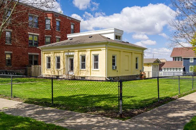 405 S 1st Street, Rockford, IL 61104