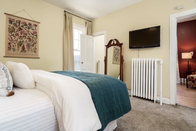 405 S 1st Street, Rockford, IL 61104