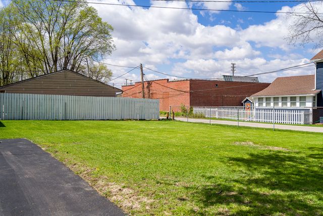 405 S 1st Street, Rockford, IL 61104