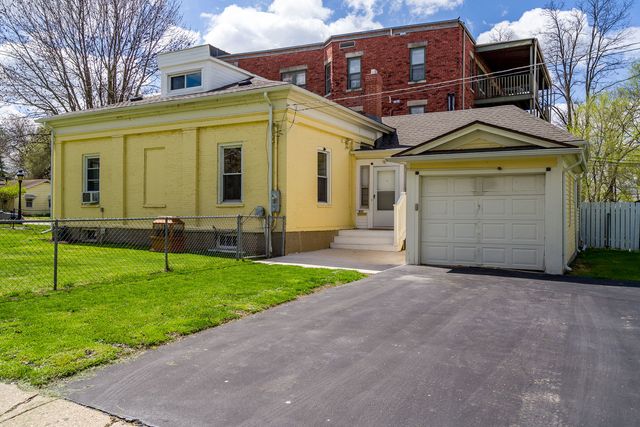 405 S 1st Street, Rockford, IL 61104