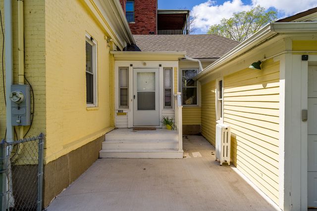 405 S 1st Street, Rockford, IL 61104