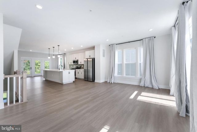 22819 TAWNY PINE SQ, Brambleton, VA 20148
