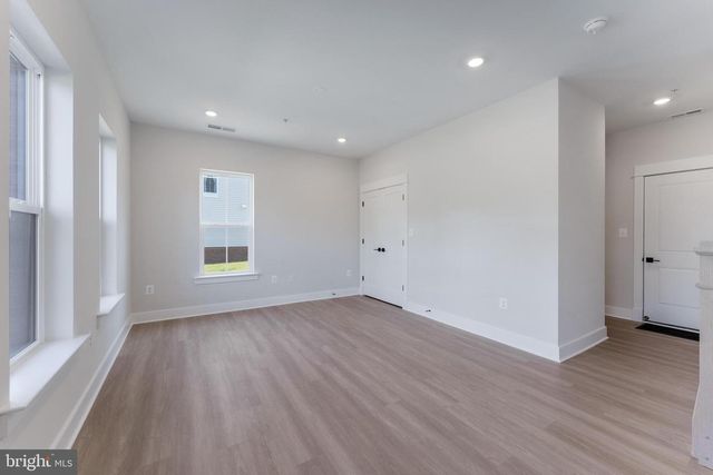 22819 TAWNY PINE SQ, Brambleton, VA 20148