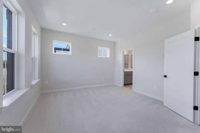 22819 TAWNY PINE SQ, Brambleton, VA 20148
