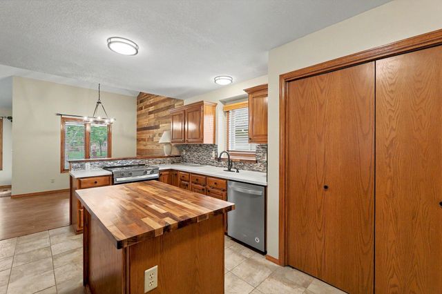 11725 W Alderny Ct, Wichita, KS 67212
