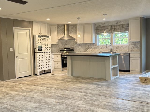 641 Woodland Rd, Hohenwald, TN 38462