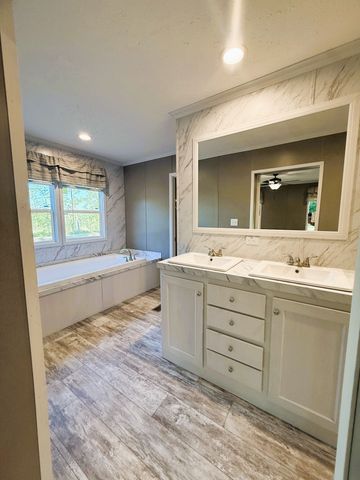 641 Woodland Rd, Hohenwald, TN 38462