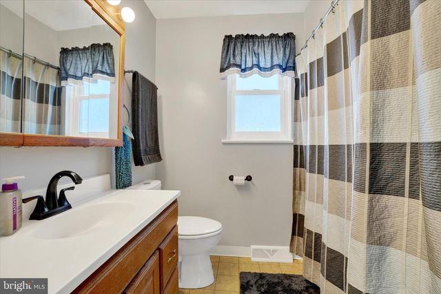 2090 SYCAMORE RD, York, PA 17408