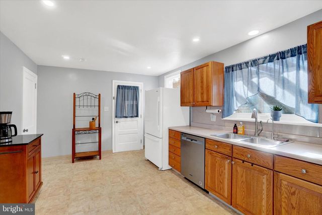 2090 SYCAMORE RD, York, PA 17408