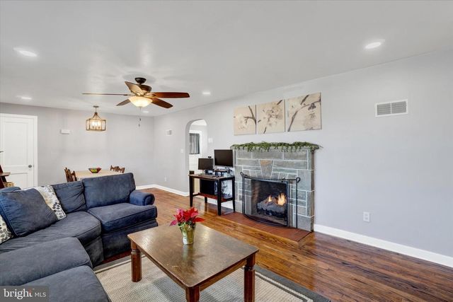 2090 SYCAMORE RD, York, PA 17408