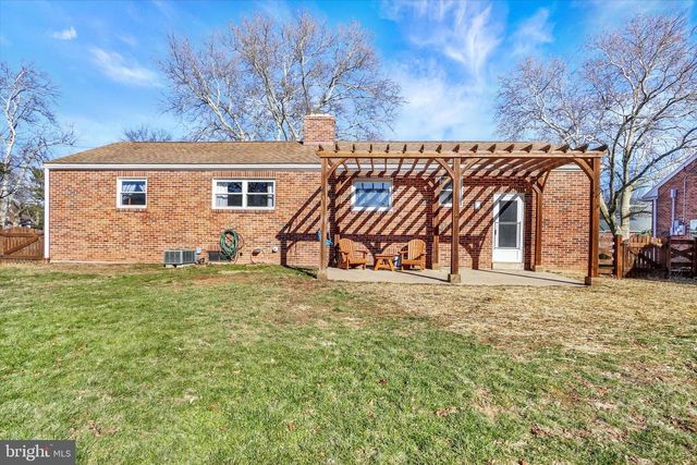 2090 SYCAMORE RD, York, PA 17408