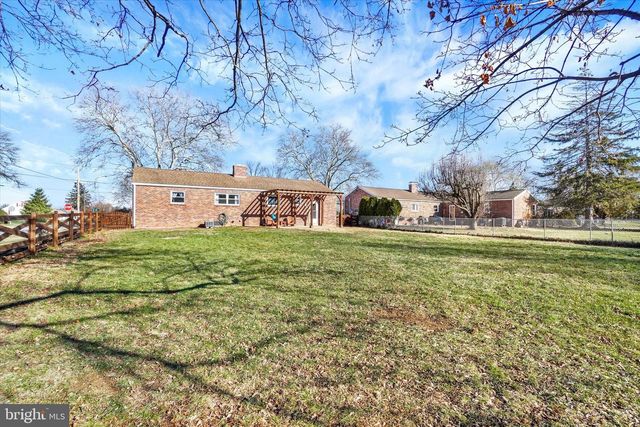 2090 SYCAMORE RD, York, PA 17408