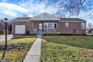 2090 SYCAMORE RD, York, PA 17408