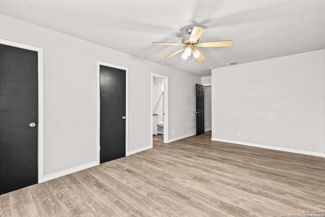 5930 Valley Wood, San Antonio, TX 78250