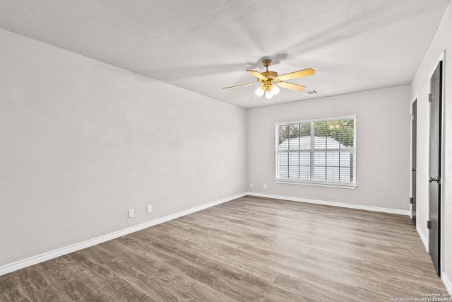 5930 Valley Wood, San Antonio, TX 78250