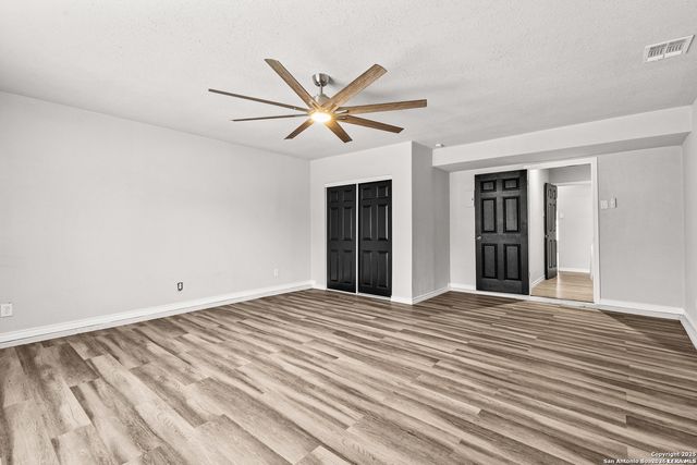 5930 Valley Wood, San Antonio, TX 78250