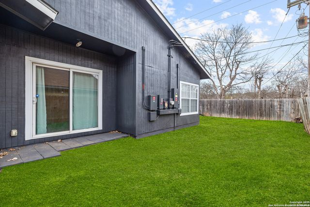 5930 Valley Wood, San Antonio, TX 78250