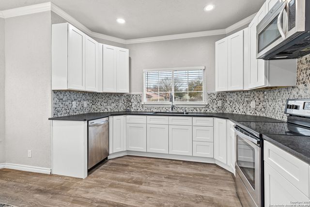 5930 Valley Wood, San Antonio, TX 78250