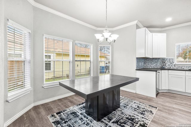 5930 Valley Wood, San Antonio, TX 78250