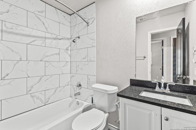 5930 Valley Wood, San Antonio, TX 78250