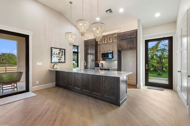 16219 Hollow Tree Lane, Wellington, FL 33470