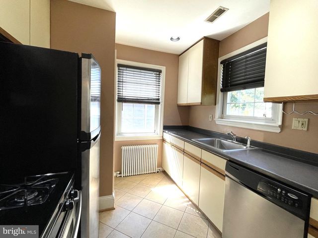 1526 N UTAH ST, Arlington, VA 22207